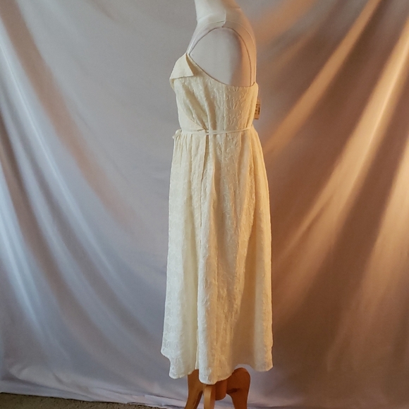 NEW Madewell Ivory Floral Embroidered Wrap Dress - Picture 6 of 16